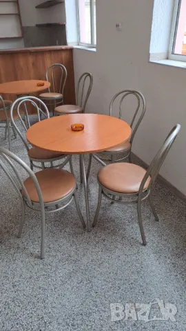 Маса с 4 стола, снимка 2 - Маси - 48221197