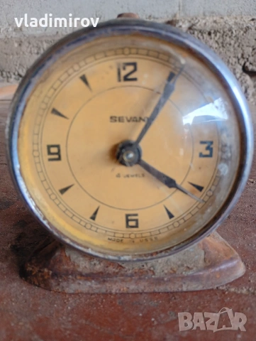 Руски будилници, снимка 2 - Антикварни и старинни предмети - 53284854