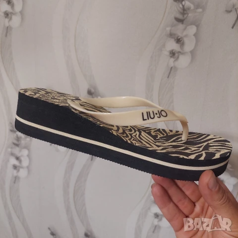 LIU JO Плажни чехли с принт номер 38 ,5, снимка 12 - Чехли - 50704572