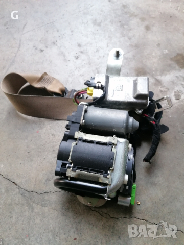 Преден Ляв предпазен Колан Мерцедес W 204 , снимка 5 - Части - 44795338