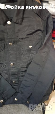 Продавам черно тънко мъжко яке