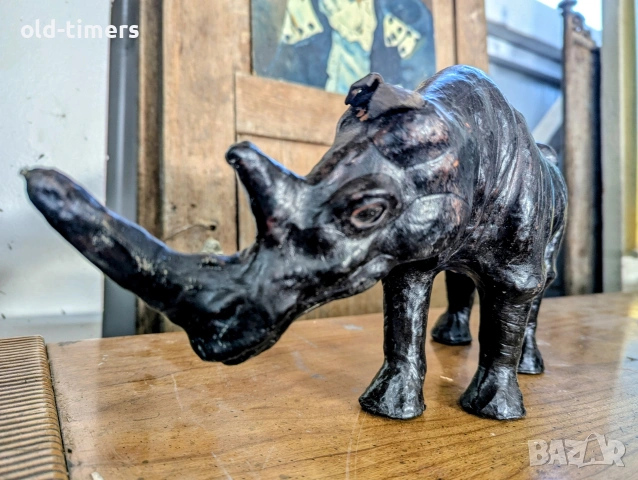 Антикварен кожен носорог Omersa за Liberty London (1960-те), снимка 3 - Антикварни и старинни предмети - 53251812