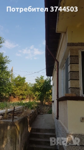 Продавам Фамилна къща с потенцял за крайпътен Бизнес , снимка 3 - Къщи - 53080009