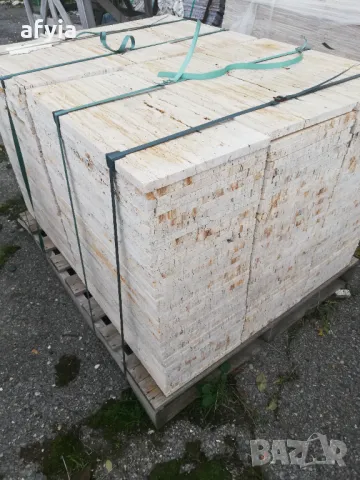 Светъл травертин на плочи