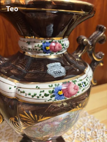 Изящна старинна порцеланова ваза , ръчно рисувана ,произведена от белгийския производител H. Bequet , снимка 3 - Антикварни и старинни предмети - 55874038