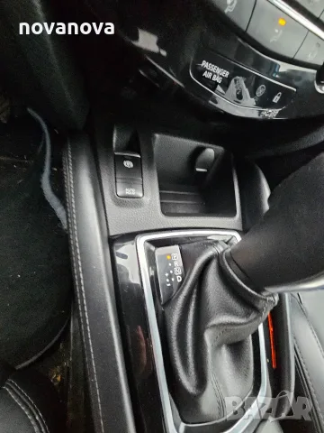 NISSAN Qashqai 1. 7 dCi 4x4 Tekna , BOSE , Автоматик, снимка 18 - Автомобили и джипове - 53261257