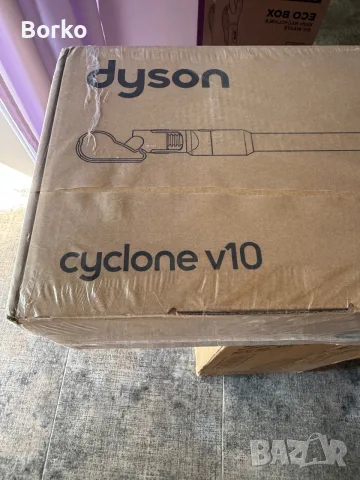 Dyson прахосмукачка Cyclone V10 с комплект за почистване