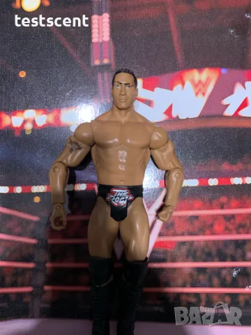 Екшън фигура WWE The Rock Скалата Classic Look Basic mattel People's Champ figure играчка, снимка 4 - Колекции - 48938000