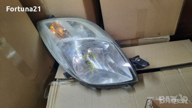 Toyota Yaris - оригинален фар, снимка 1