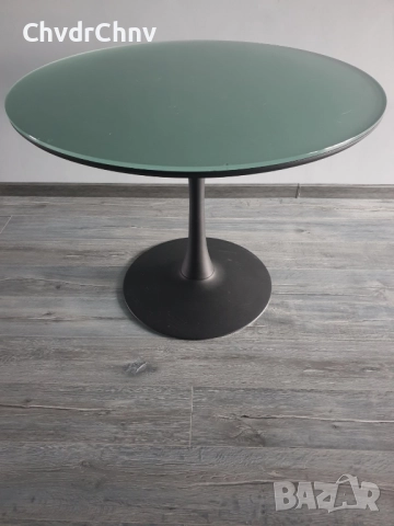 Метална трапезна кръгла маса/черен алуминиев крак 77см/стъклен плот 100см