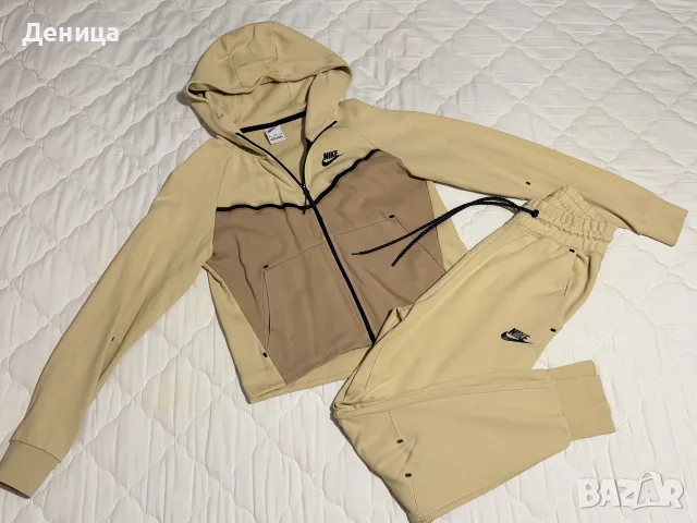 Nike tech fleece xs