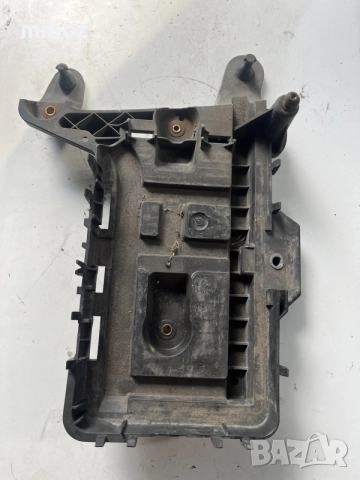 Стойка акумулатор Audi VW Skoda Seat