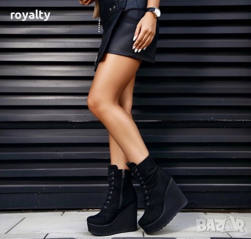 Боти на платформа - черен велур