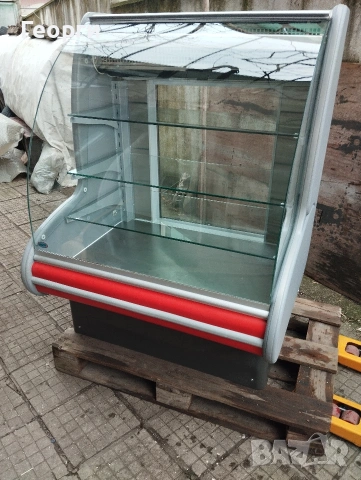 сладкарска хладилна витрина 
