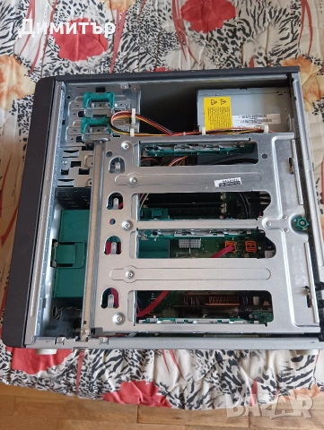 Продавам компютър Fugitsu Siemens, снимка 3 - За дома - 54171240