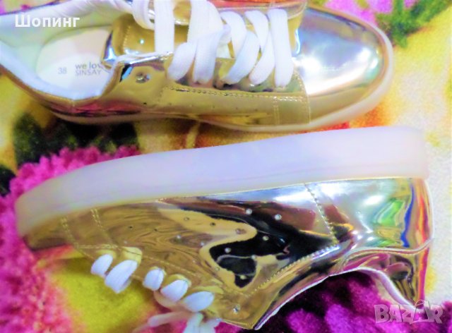 Златни обувки със светещи подметки №38, снимка 4 - Кецове - 30198258