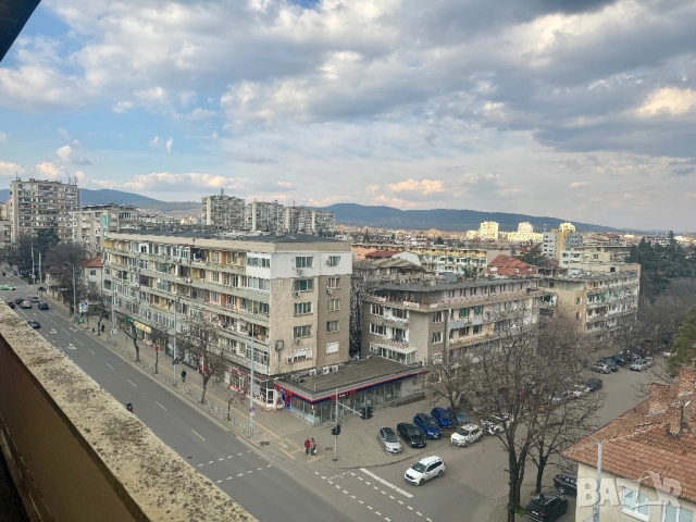 Три + Б център