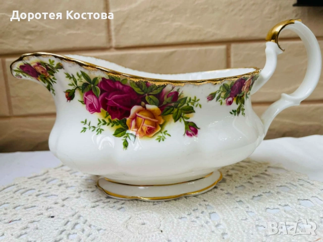 ROYAL ALBERT красива голяма сосиера от Англия, снимка 4 - Антикварни и старинни предмети - 54337324