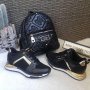 Комплект Guess спортни обувки и ранеца