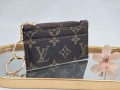 Louis Vuitton Кожен Картодържател с Халка Луи Витон , снимка 2