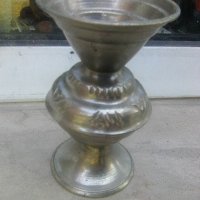 Метална вазичка, снимка 1 - Антикварни и старинни предмети - 37237753