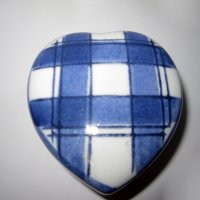 Кутия,кутийка порцеланова за бижута ,съд с форма на сърце, сърчице , холандски сувенир, снимка 3 - Колекции - 32125430