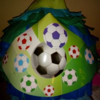 Футболна пинята +маска и конфети, снимка 1 - Декорация за дома - 29459456