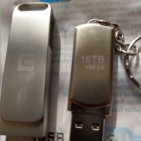  USB флаш памет 16 TB сребърен цвят. Висока скорост прехвърляне на данни., снимка 2 - USB Flash памети - 42166232