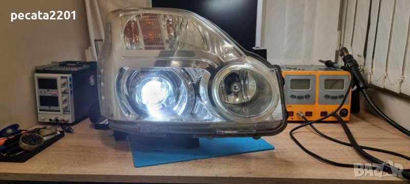 Продавам - оригинален десен ксенонов фар за Нисан Екстрейл 2007-2010 г., снимка 1