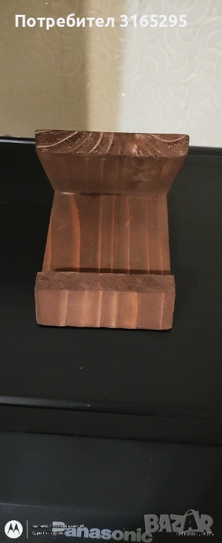 Дървена стойка за телефон, снимка 1