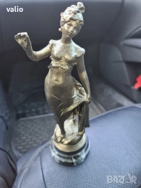 Бронзова авторска статуетка , снимка 1