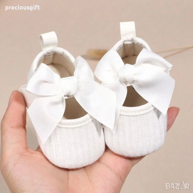 Бебешки бели обувки с панделка, снимка 1