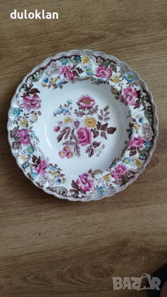 	Красива декоративна чиния от Англия., снимка 1