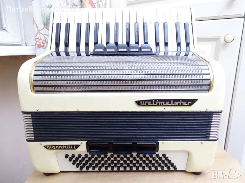 Акордеон Велтмайстер Гигантили 80 баса, снимка 1