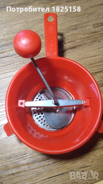 Италианска ръчна преса за зеленчуци и плодове , снимка 1