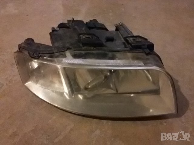 Продавам оригинален десен фар ксенон от фейслифтово Audi A6 на части, работещ баласт, голяма лупа, снимка 3 - Части - 42277191