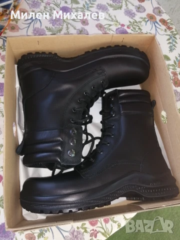 Чисто нови обувки тип Кубинки