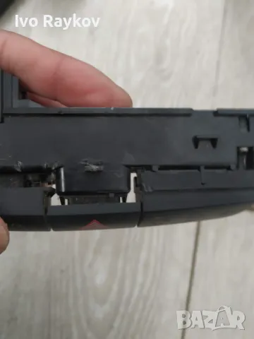 Бутон аварийни светлини с бутон централно  AIRBAG за Opel Insignia 2.0 CDTI , 13324594, снимка 2 - Части - 50256423