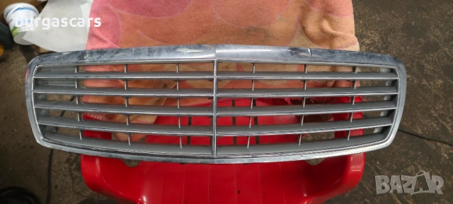 Решетка преден капак Mercedes E220 W211