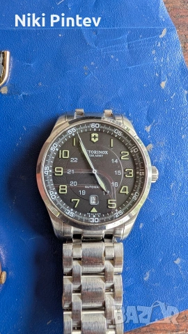 victor inox suiss army c eta2824 в много добро състояние 