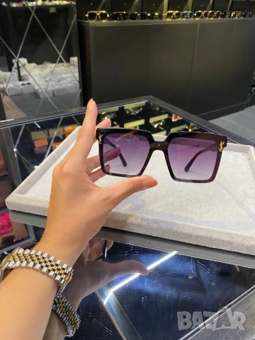 очила с черен обикновен калъф и ув защита ysl saint laurent, снимка 3 - Слънчеви и диоптрични очила - 51426649