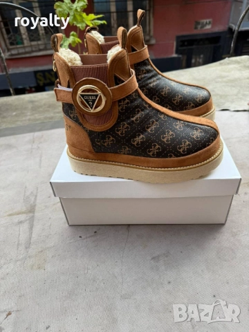 НА ЕДРО Guess Дамски Боти 10 бр Серия