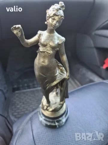 Бронзова авторска статуетка , снимка 1