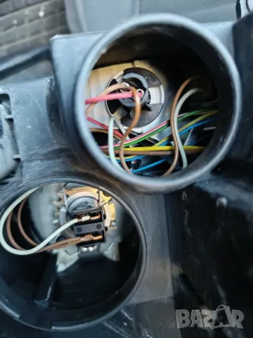 Продавам ОРИГИНАЛНИ GTI / R32 фарове (НАПЪЛНО ОБОРУДВАНИ) 
за голф 5, джета, кади, голф плюс, сеат, снимка 13 - Части - 50209995