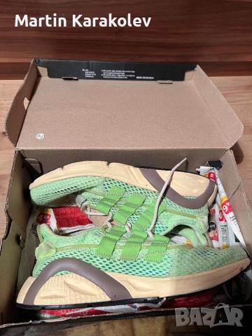 Обувки на Adidas