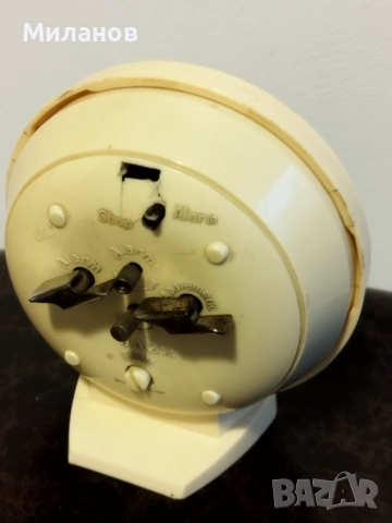 Стар механичен будилник, настолен часовник, снимка 6 - Антикварни и старинни предмети - 52036586