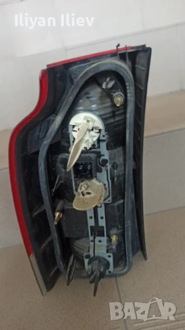 Десен стоп Волво V70, снимка 3 - Части - 50505479