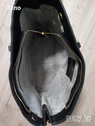 Чанта Prada, снимка 6 - Чанти - 52937271