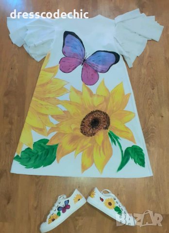 Ръчно рисувана рокля: Слънчогледи и пеперуда, снимка 3 - Рокли - 33559371