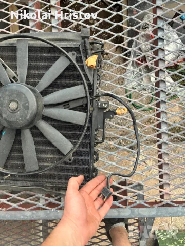 Продавам части за Мерцедес 124 